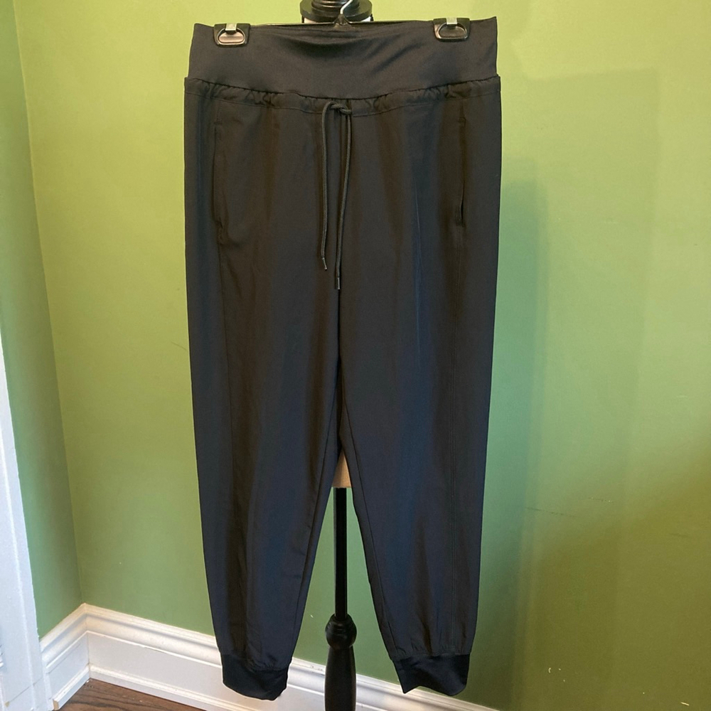 Women's Joe Fresh Black Active Joggers M